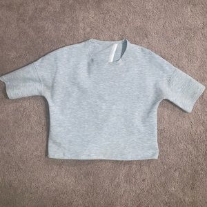 Lululemon crop shirt
